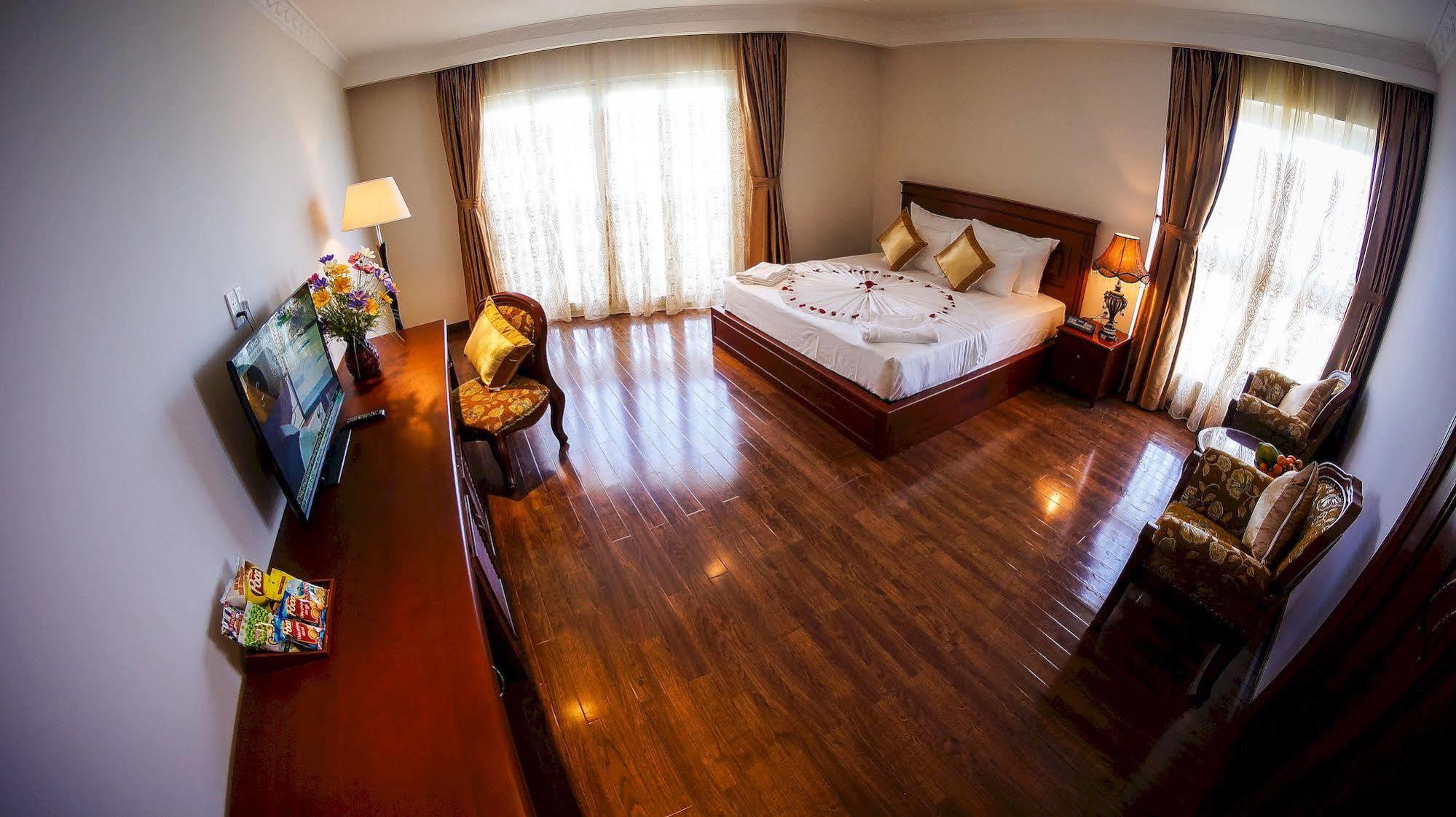 Nha Trang Palace Hotel Екстер'єр фото