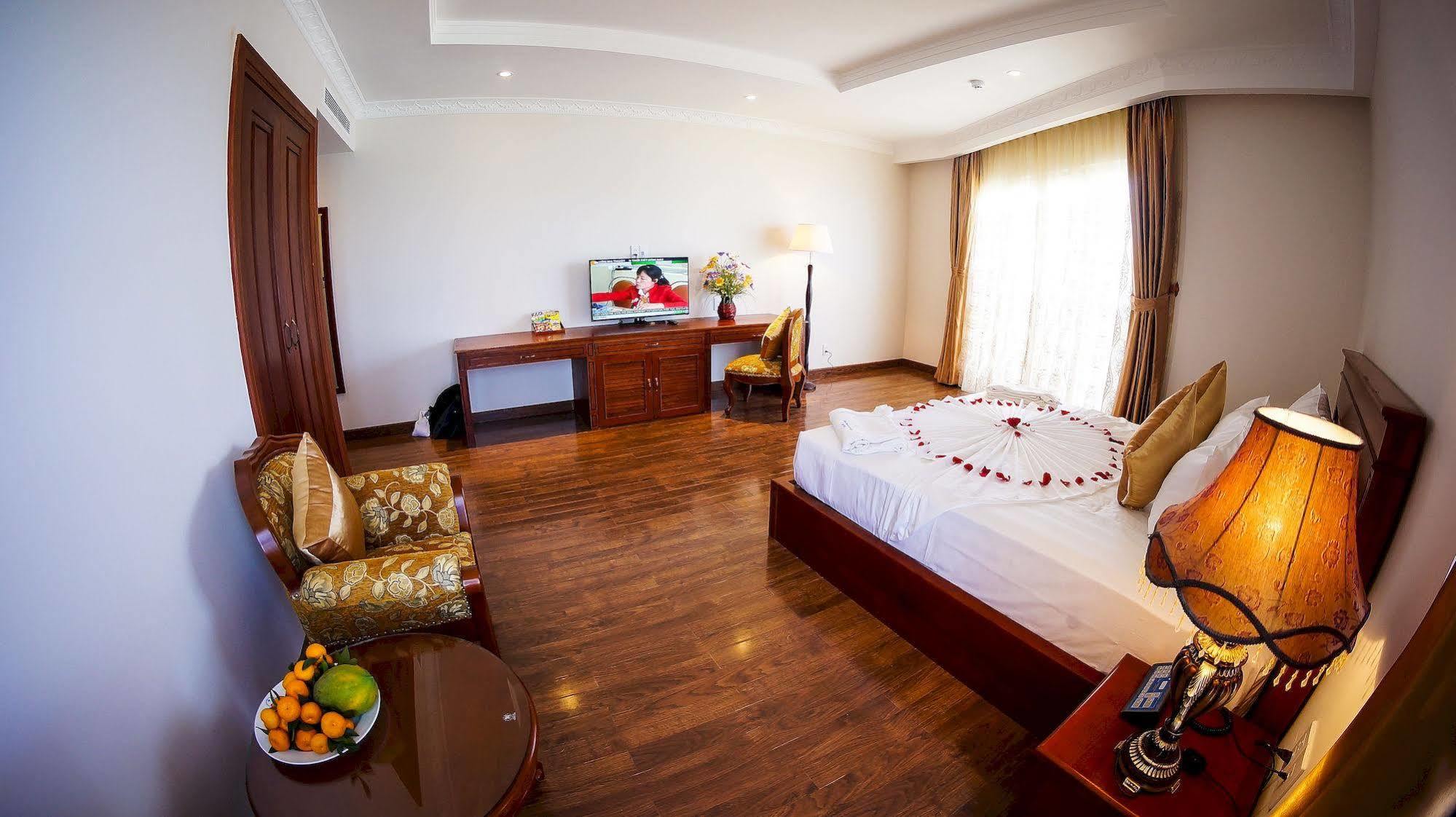 Nha Trang Palace Hotel Екстер'єр фото
